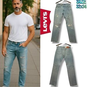 142 Levi's | NWT Men's Light Blue Ripped Straight Jeans (size 32x34)